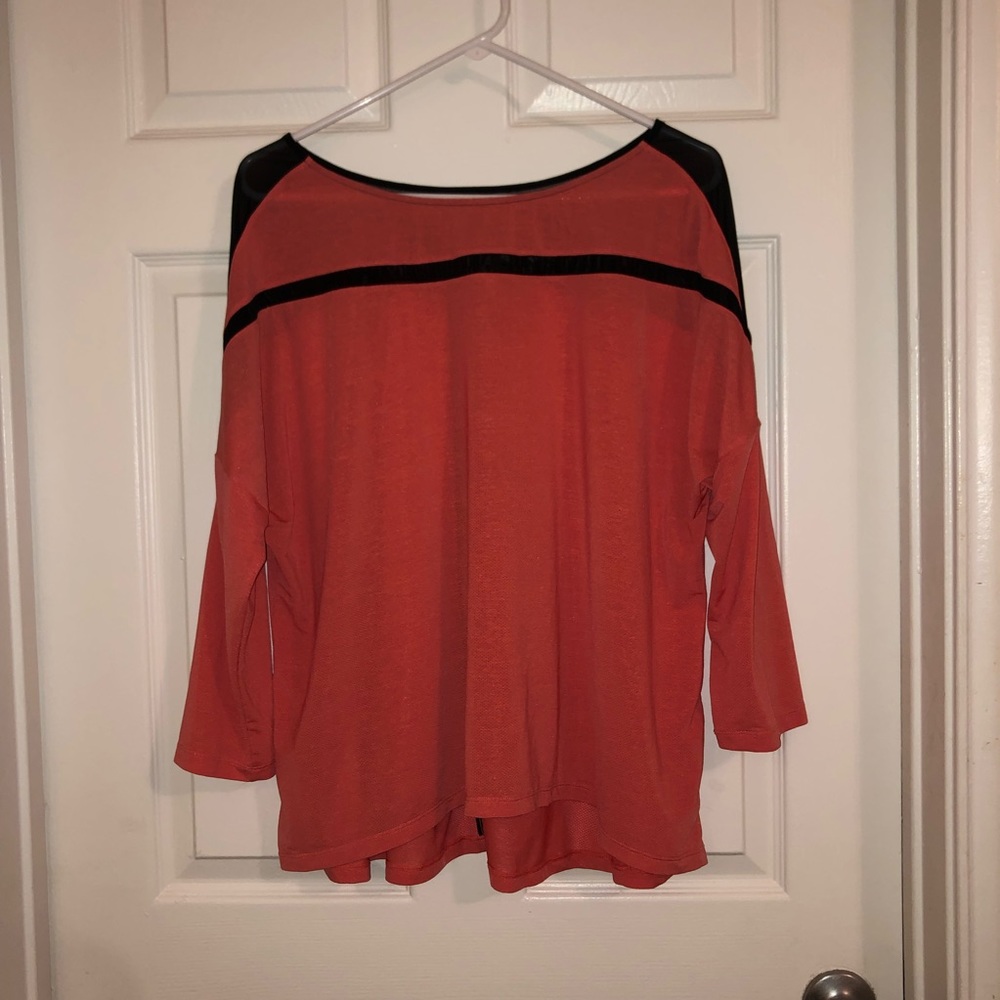 Lucy activewear top 3/4 long sleeves